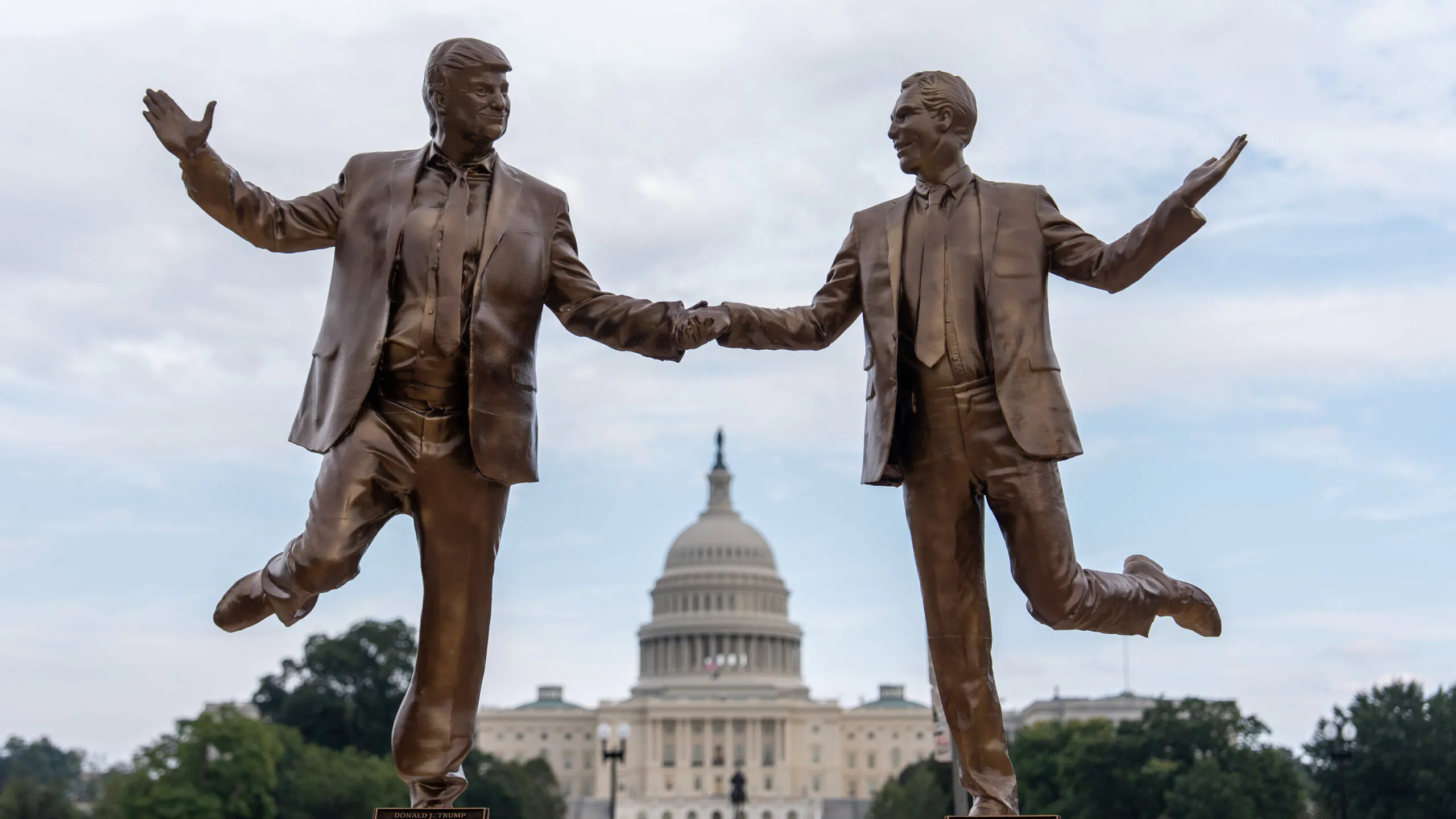 24trump-news-epstein-statue-1-khgj-videoSixteenByNine3000